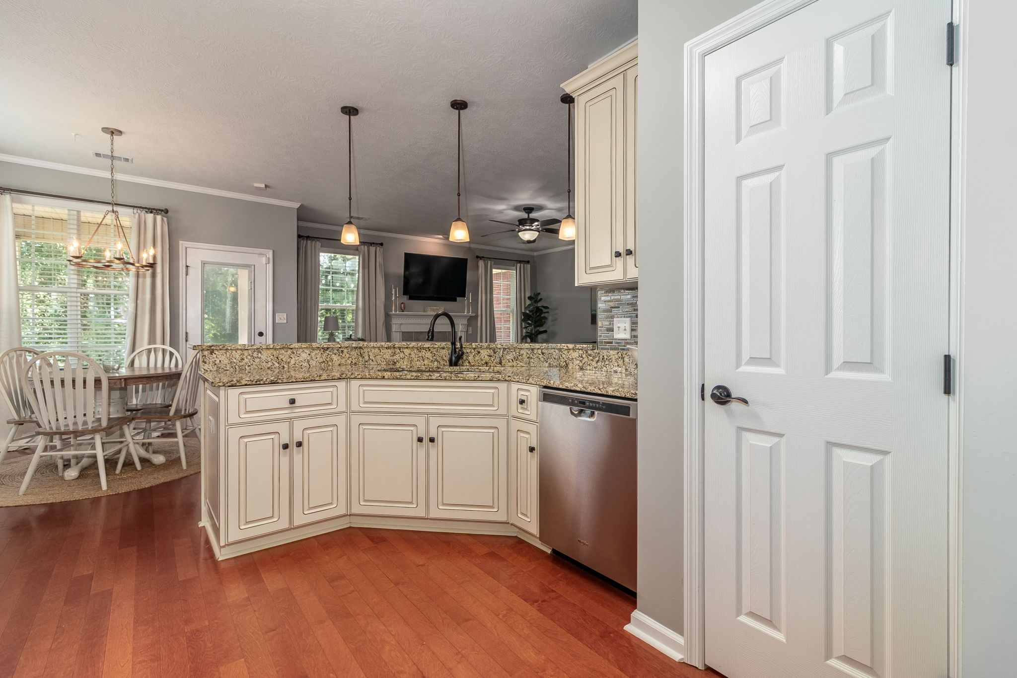 Kitchen/Breakfast Area