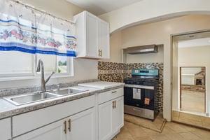 S 65th St-S1208-015.jpg