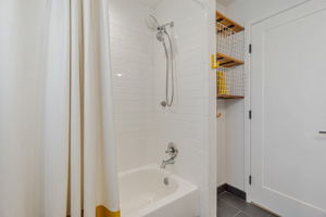 045_503 Vine Hill Way  Martinez