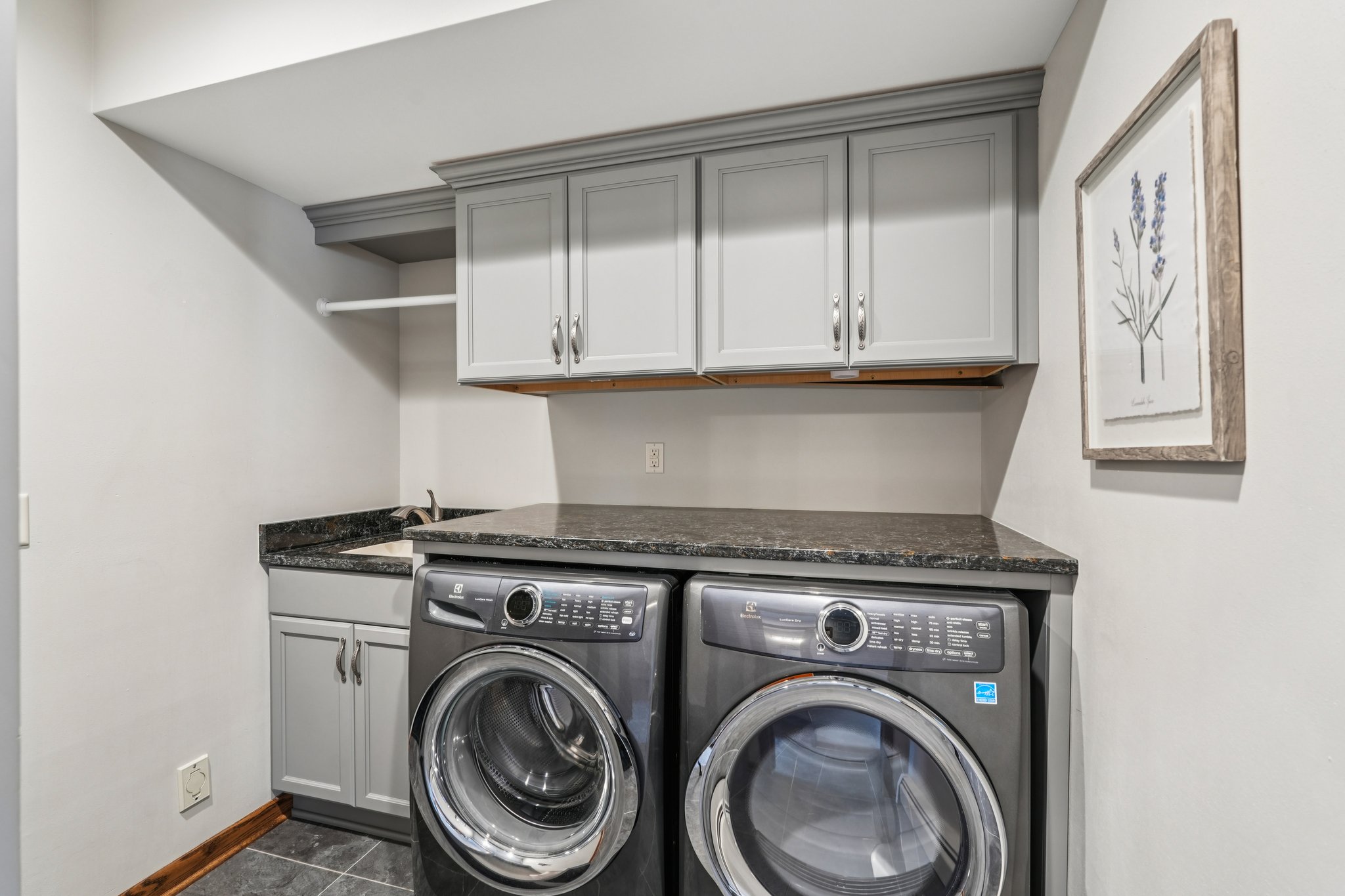 Westminster Dr-S0704-049.jpg