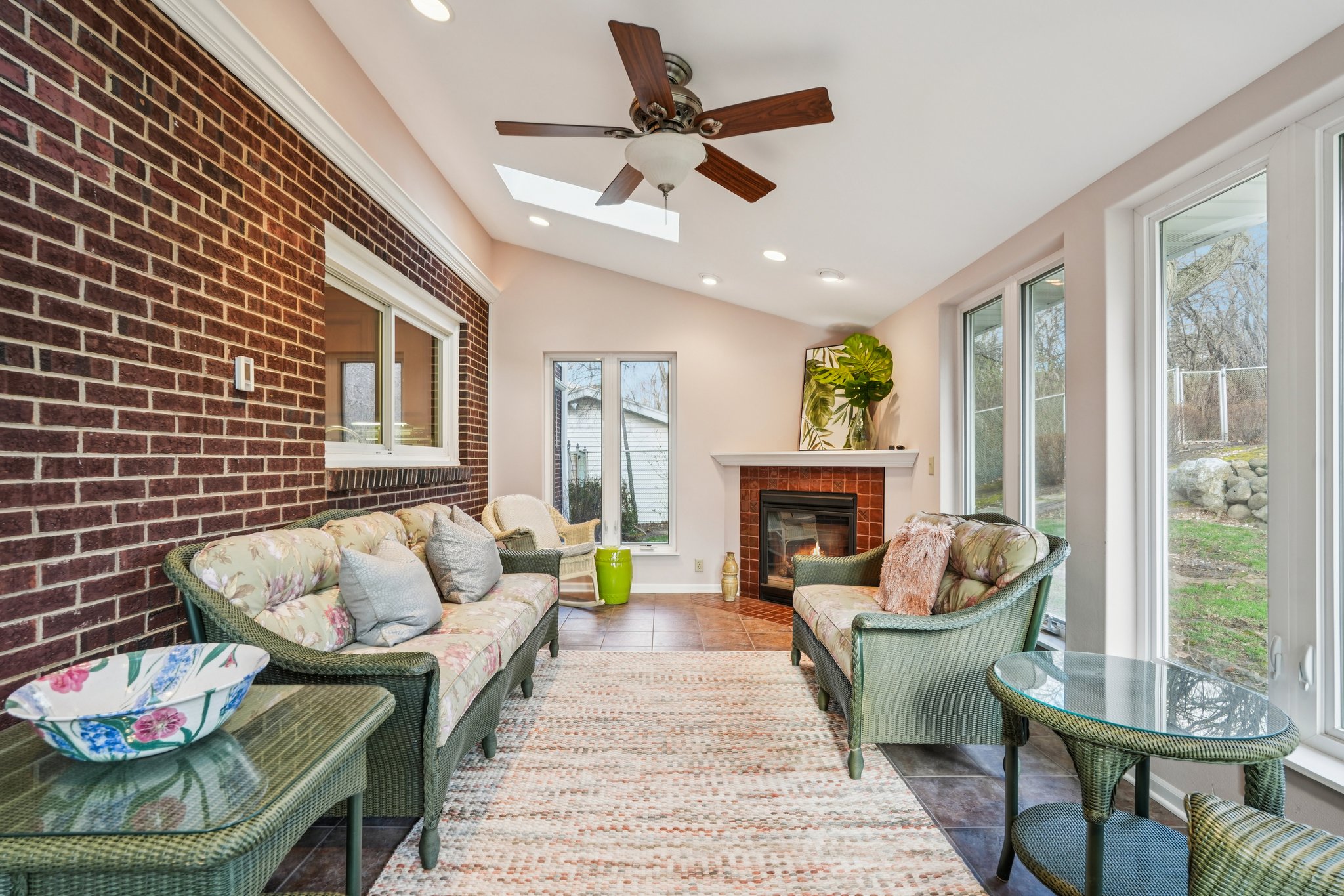 Westminster Dr-S0704-053.jpg