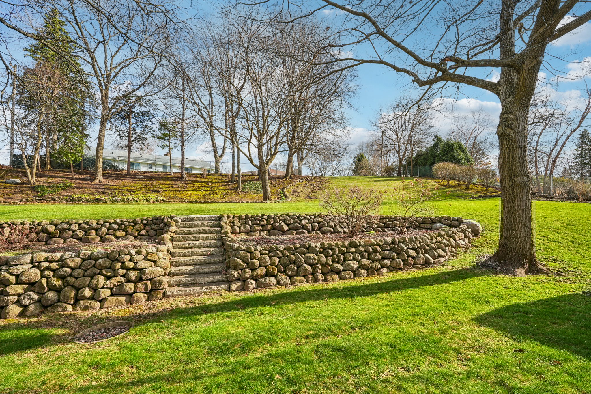 Westminster Dr-S0704-060.jpg