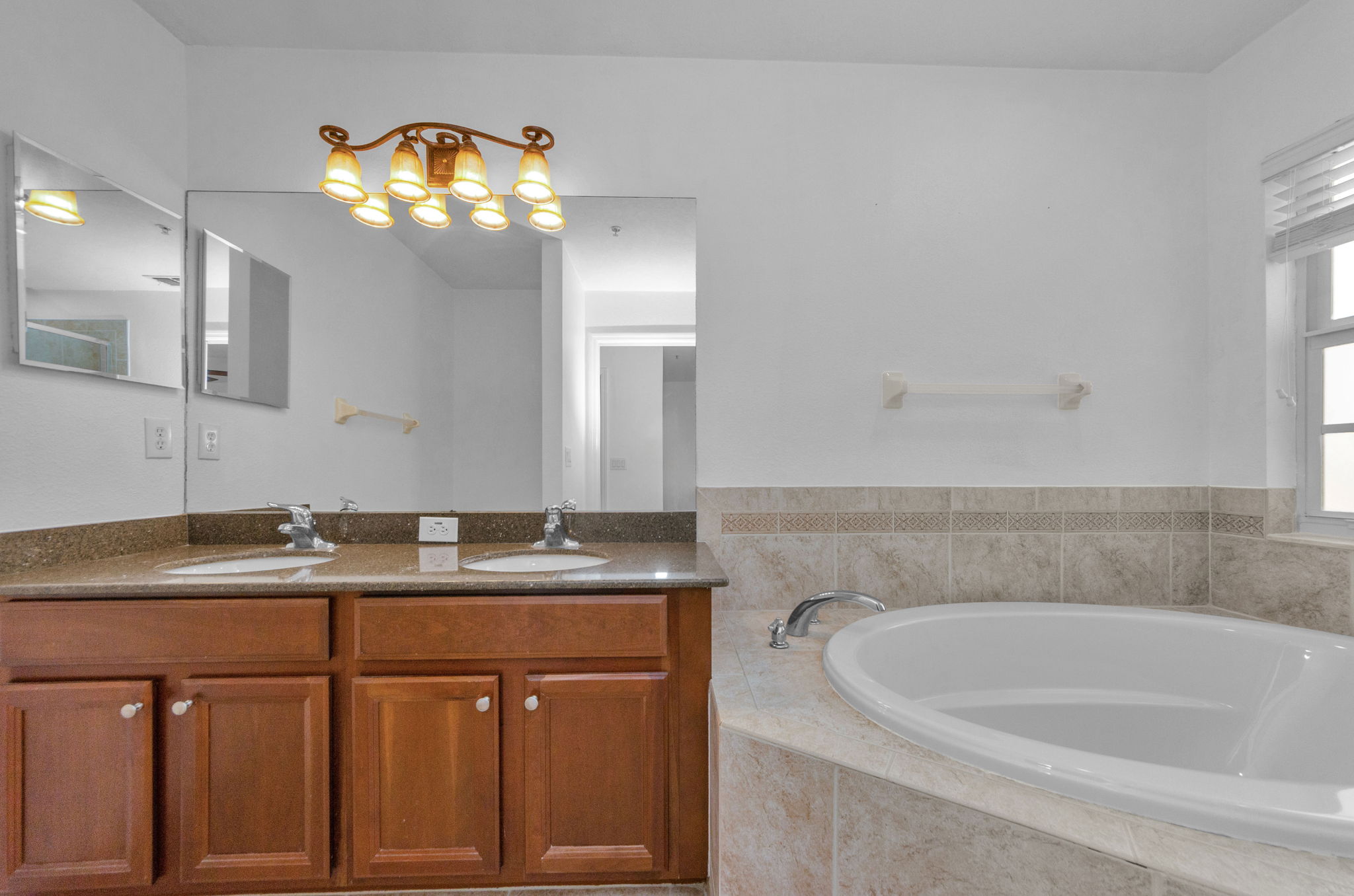 Upper Level Master Bathroom 1a