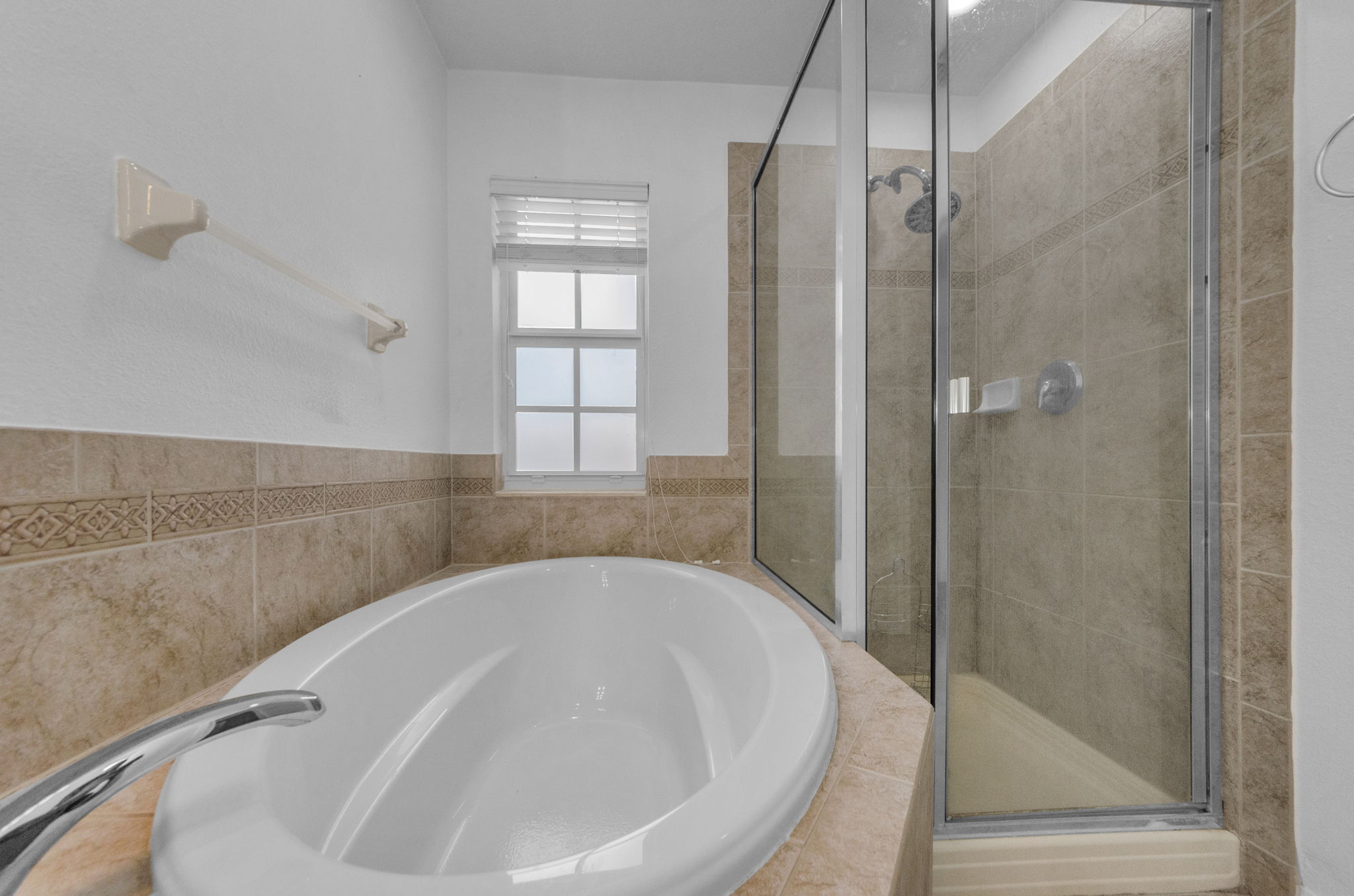 Upper Level Master Bathroom 1c