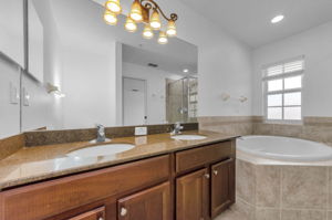 Upper Level Master Bathroom 1b