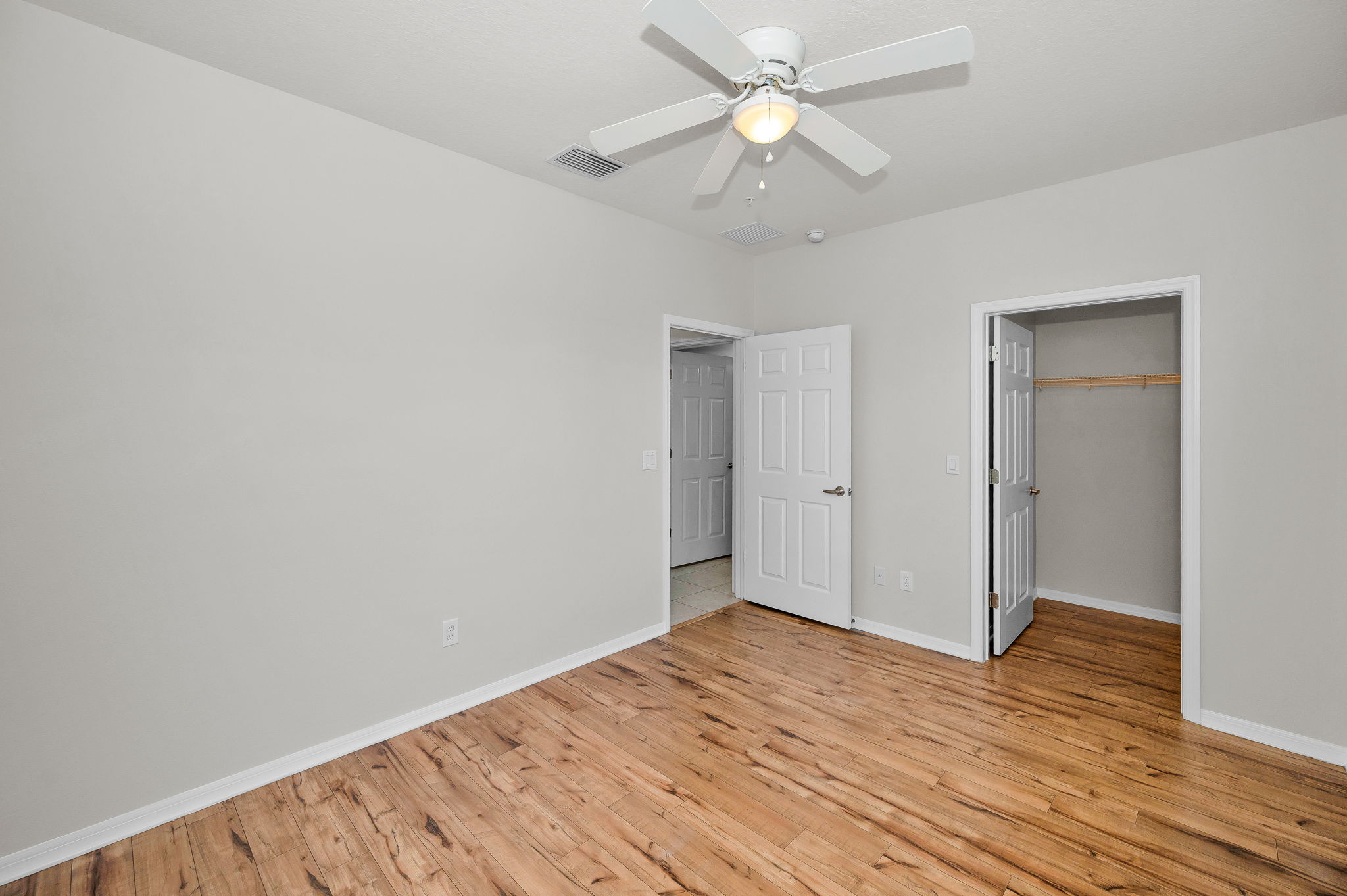 Main Level Bedroom1b