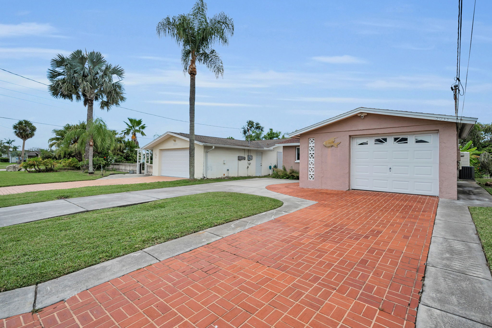 Front Exterior3