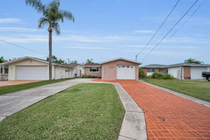 Front Exterior5