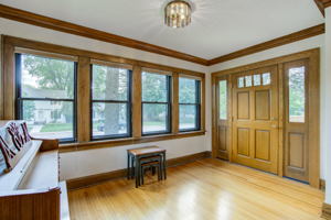 4 Foyer