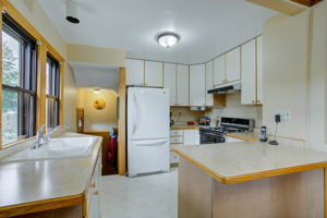10 Kitchen 1