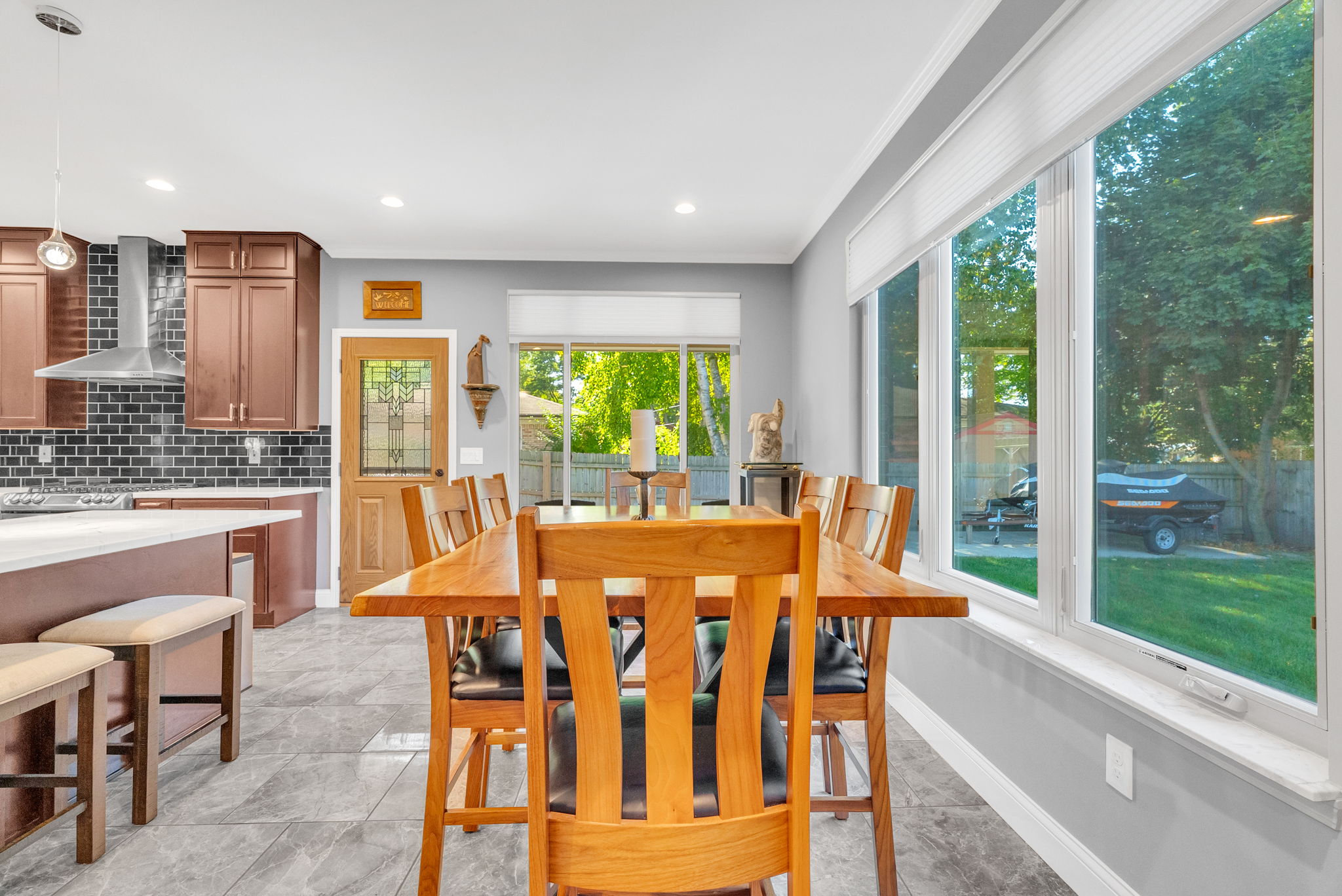 Dinning area with views of private yard