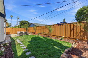 046_F8_5035 Grimsby Dr