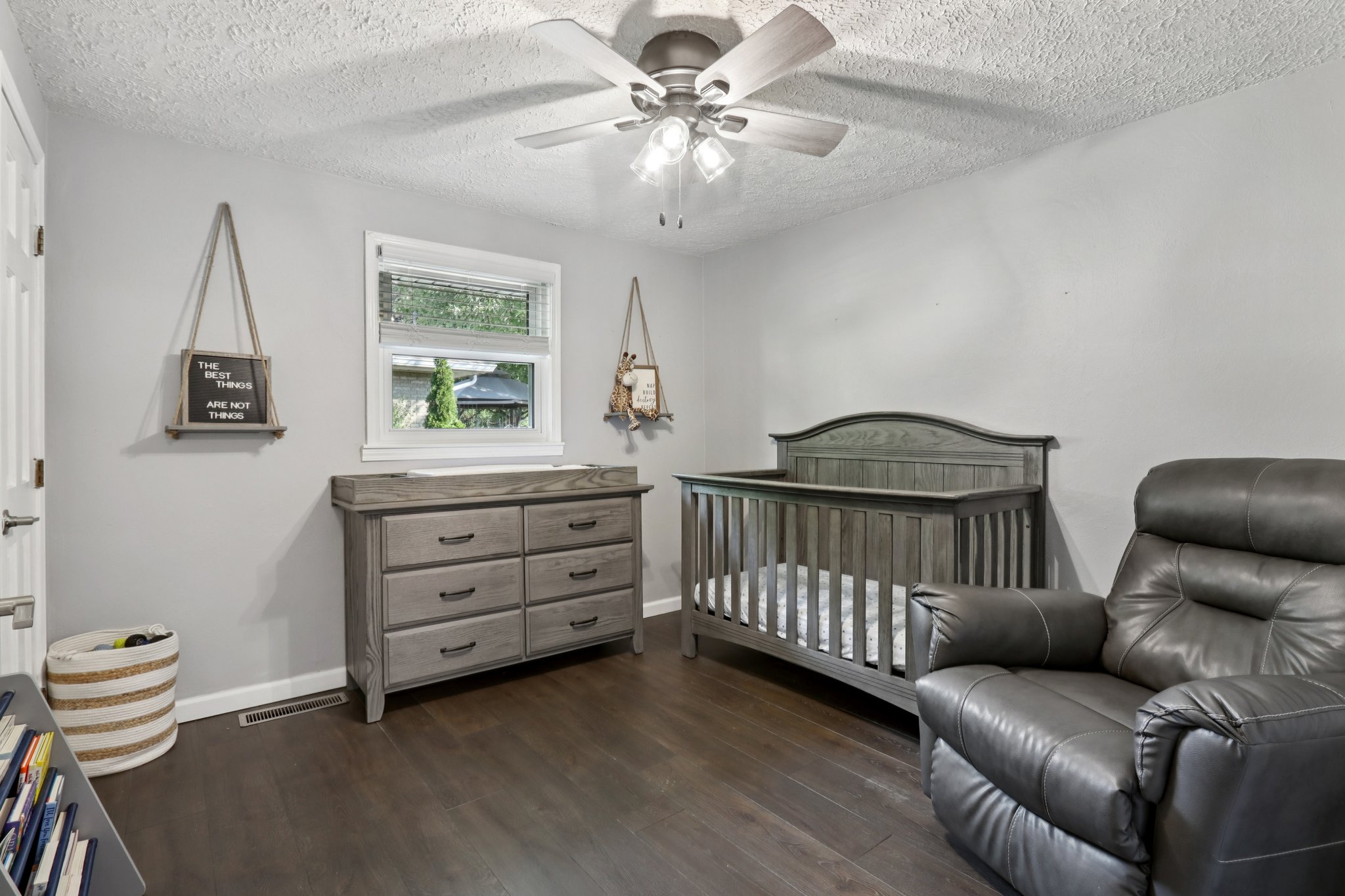 Pearl St-S0510-024.jpg