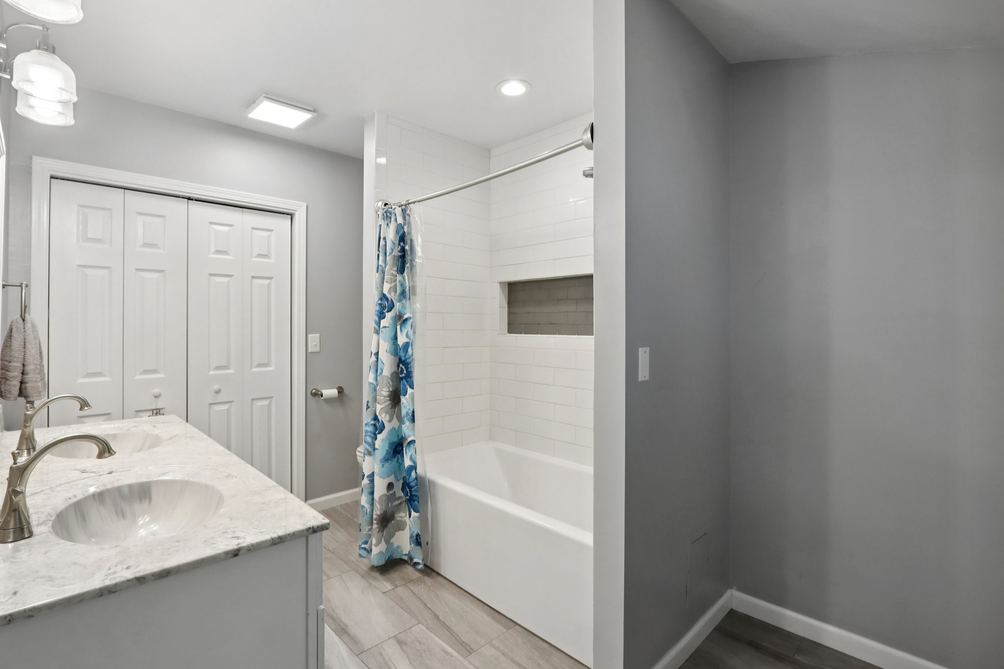 Pearl St-S0510-033.jpg