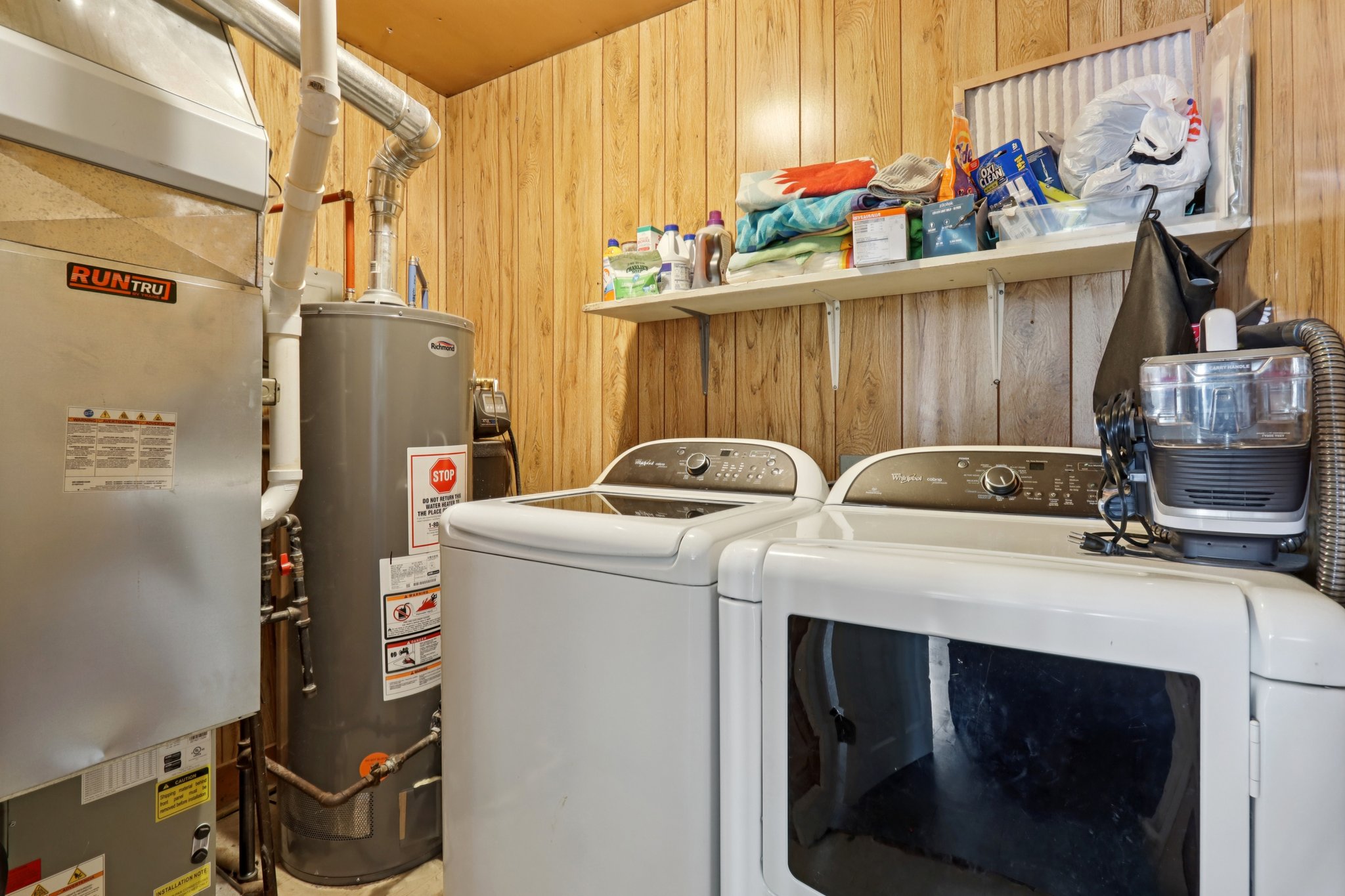 Pearl St-S0510-034.jpg