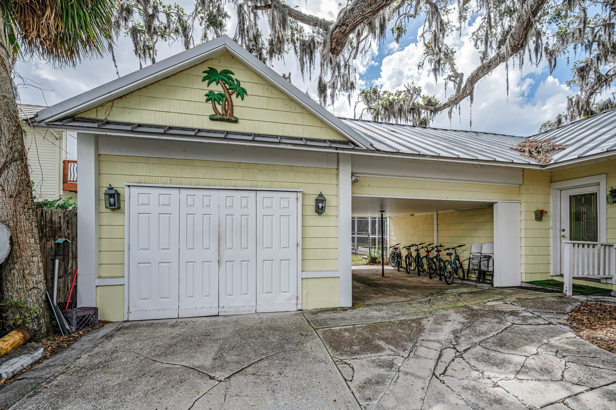 Shed Guest Quarters Entry
