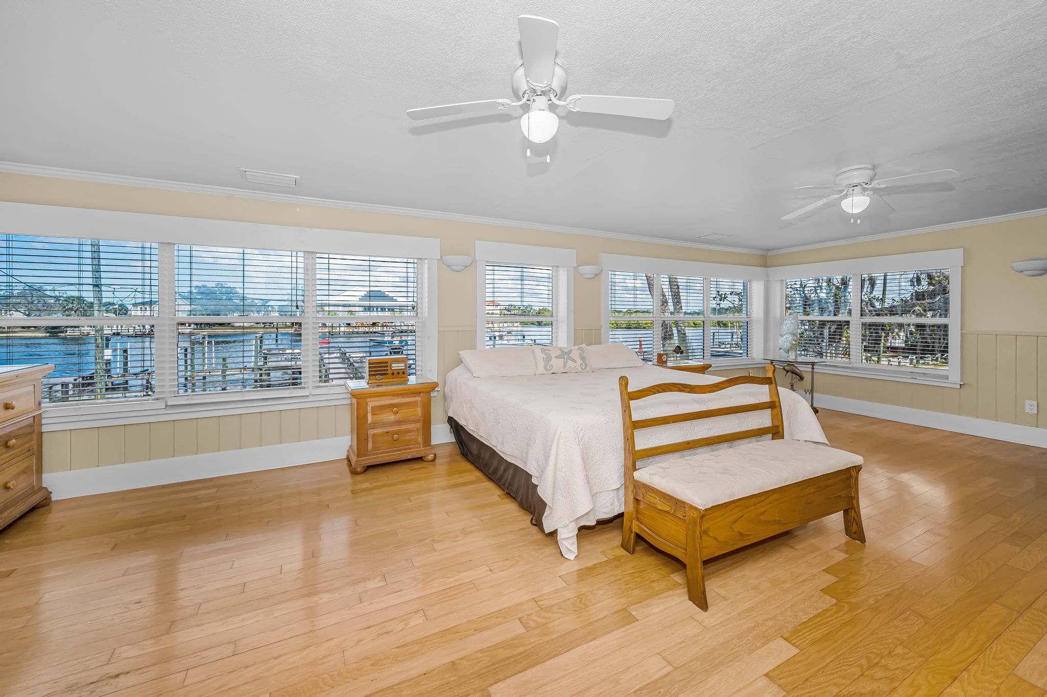 Upper Level Primary Bedroom1d