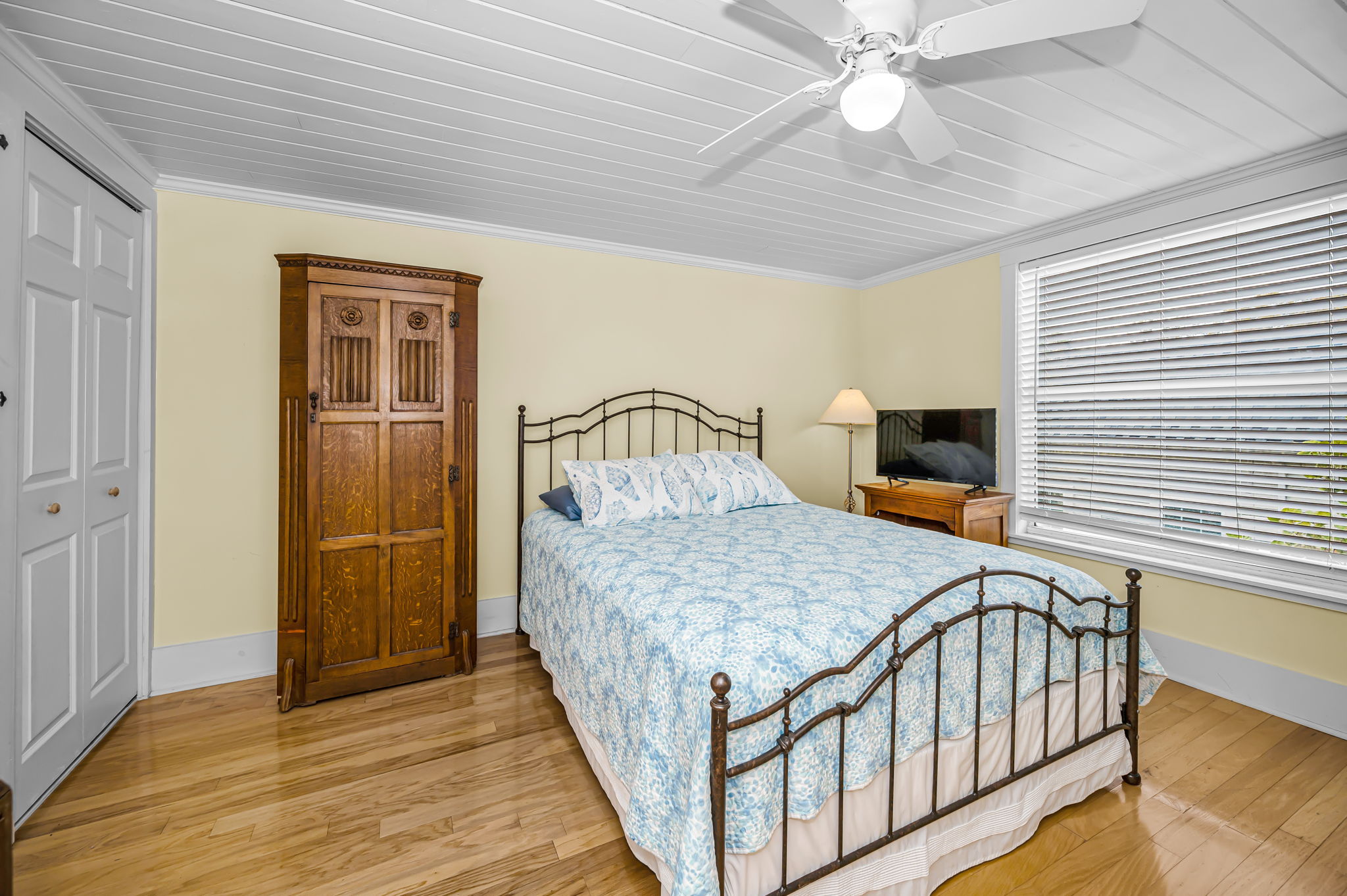 Upper Level Primary Guest Bedroom2a