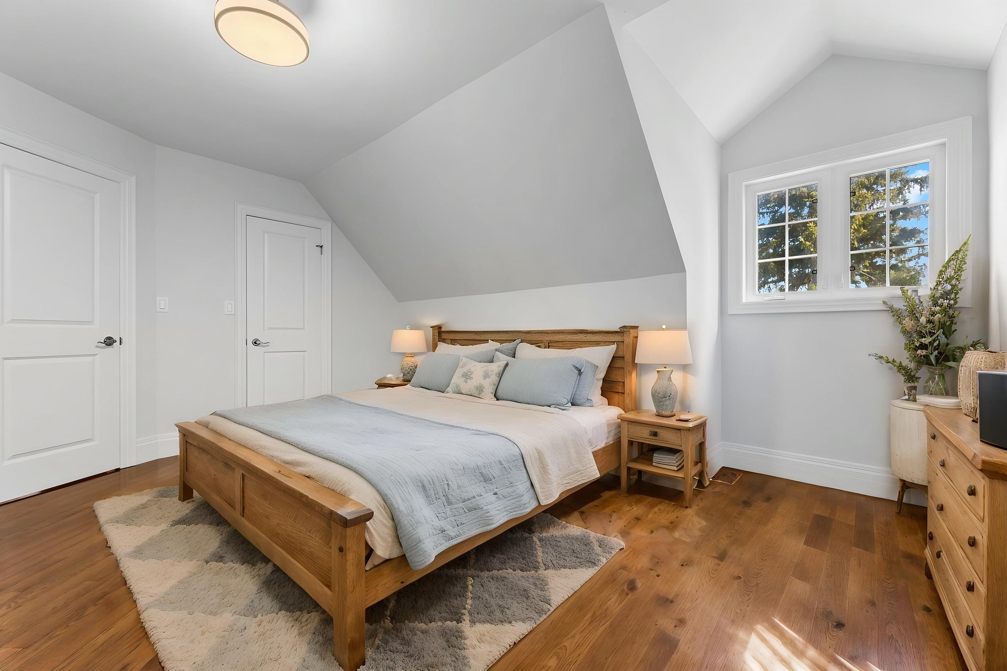 782A8338 virtually staged.jpeg