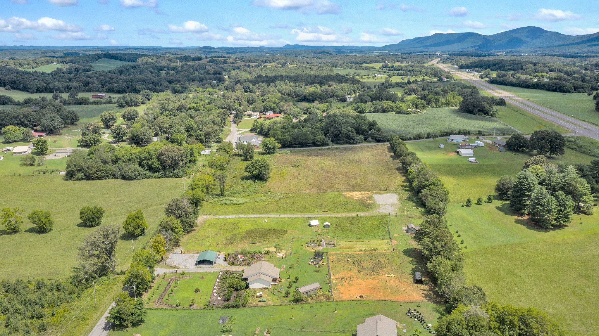 504 Etowah Rd, Benton, TN 37307 Sky Media Partners