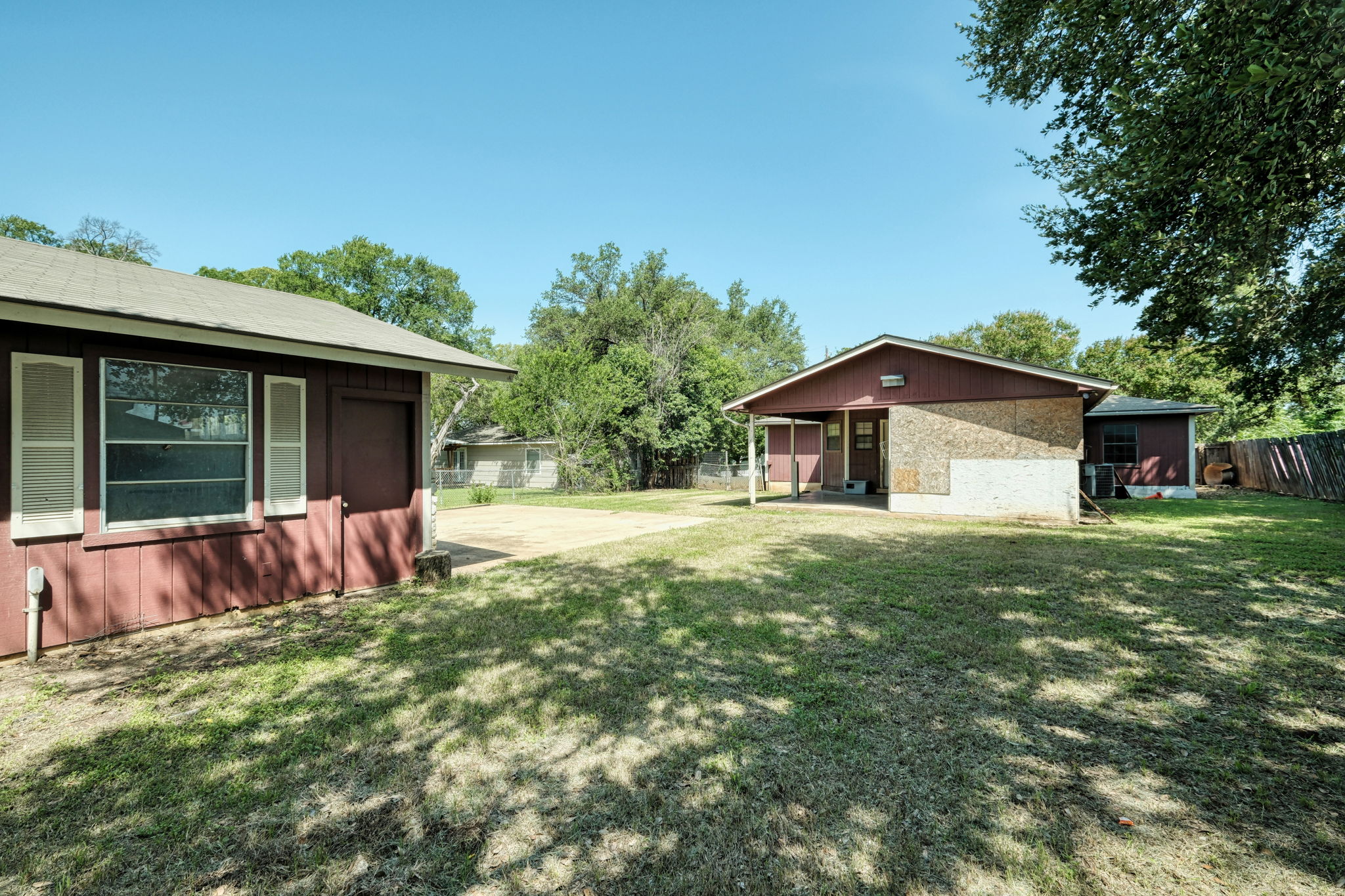 Back of House/Garage/Yard