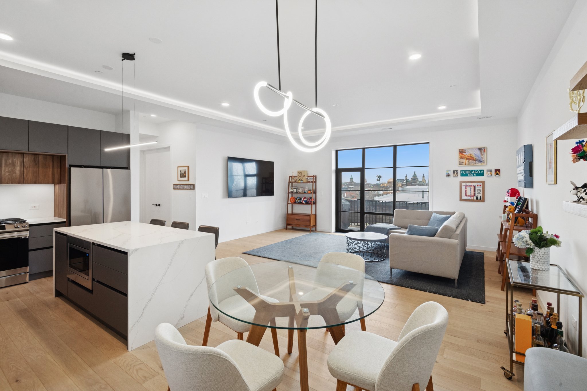 504 N Leavitt St_006.jpg