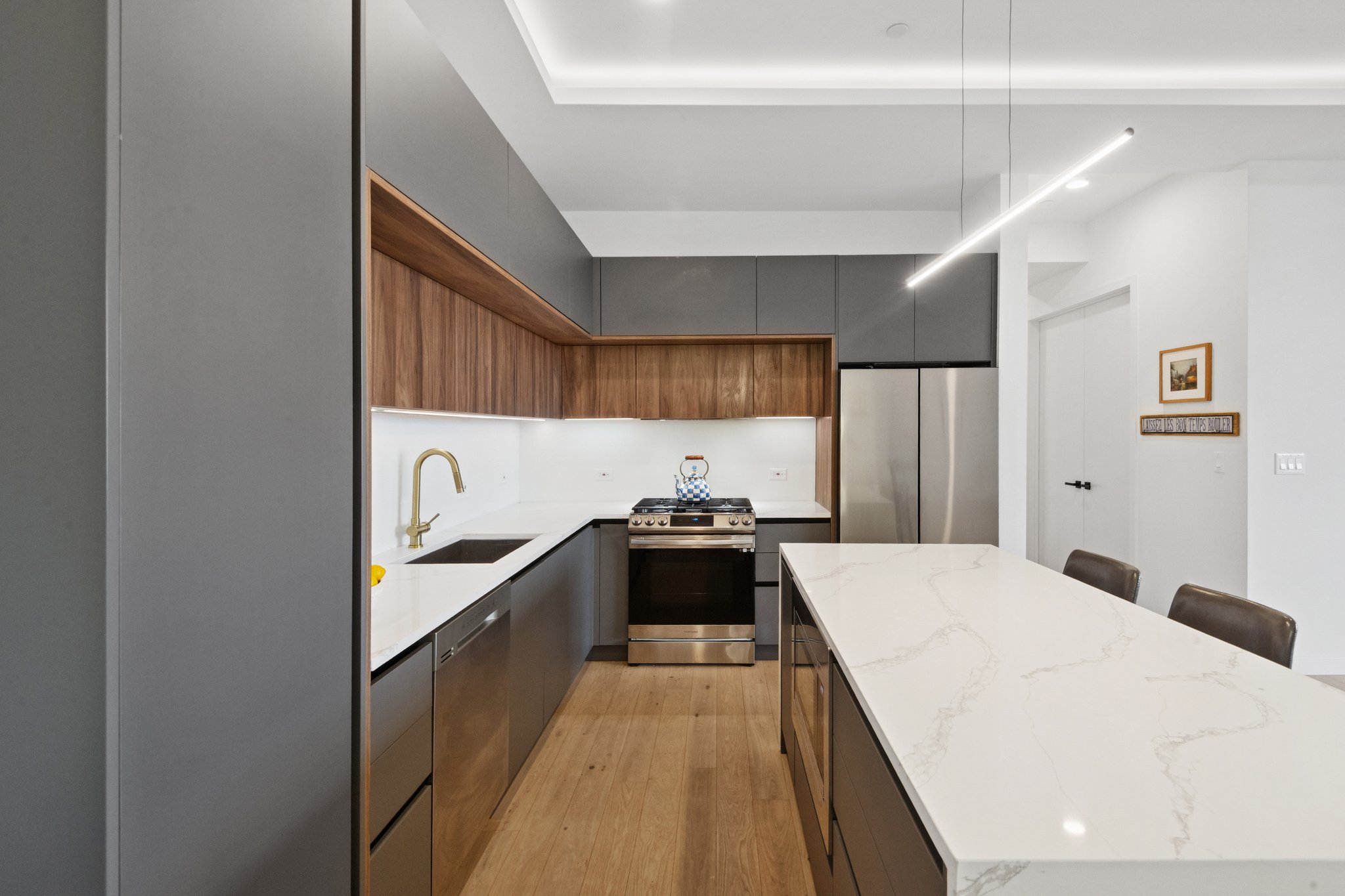 504 N Leavitt St_008.jpg