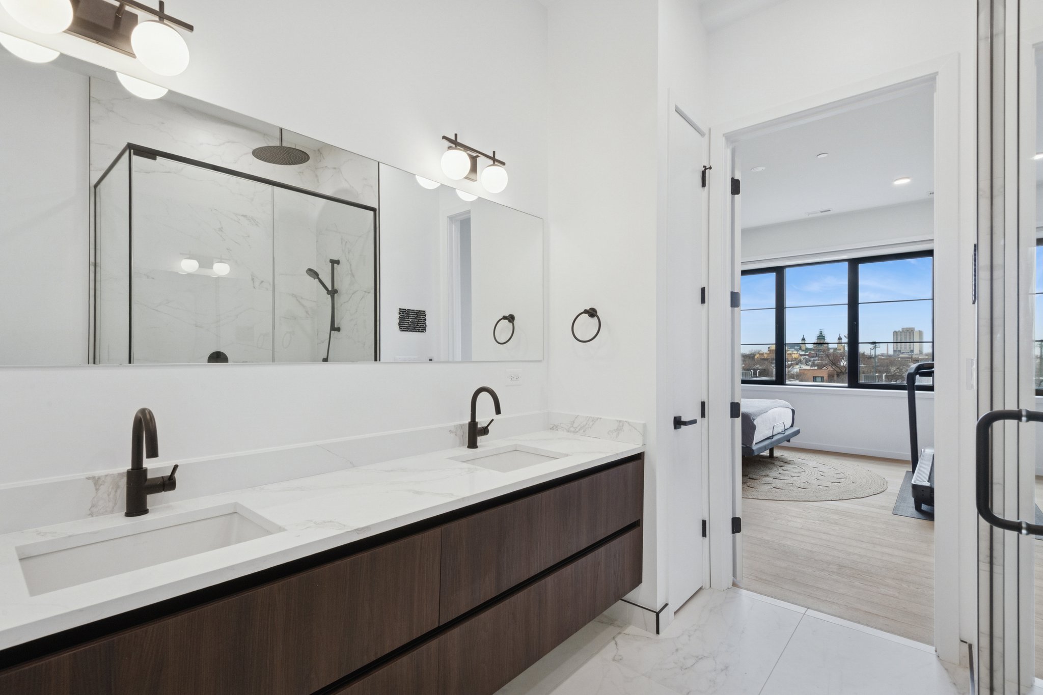 504 N Leavitt St_017.jpg