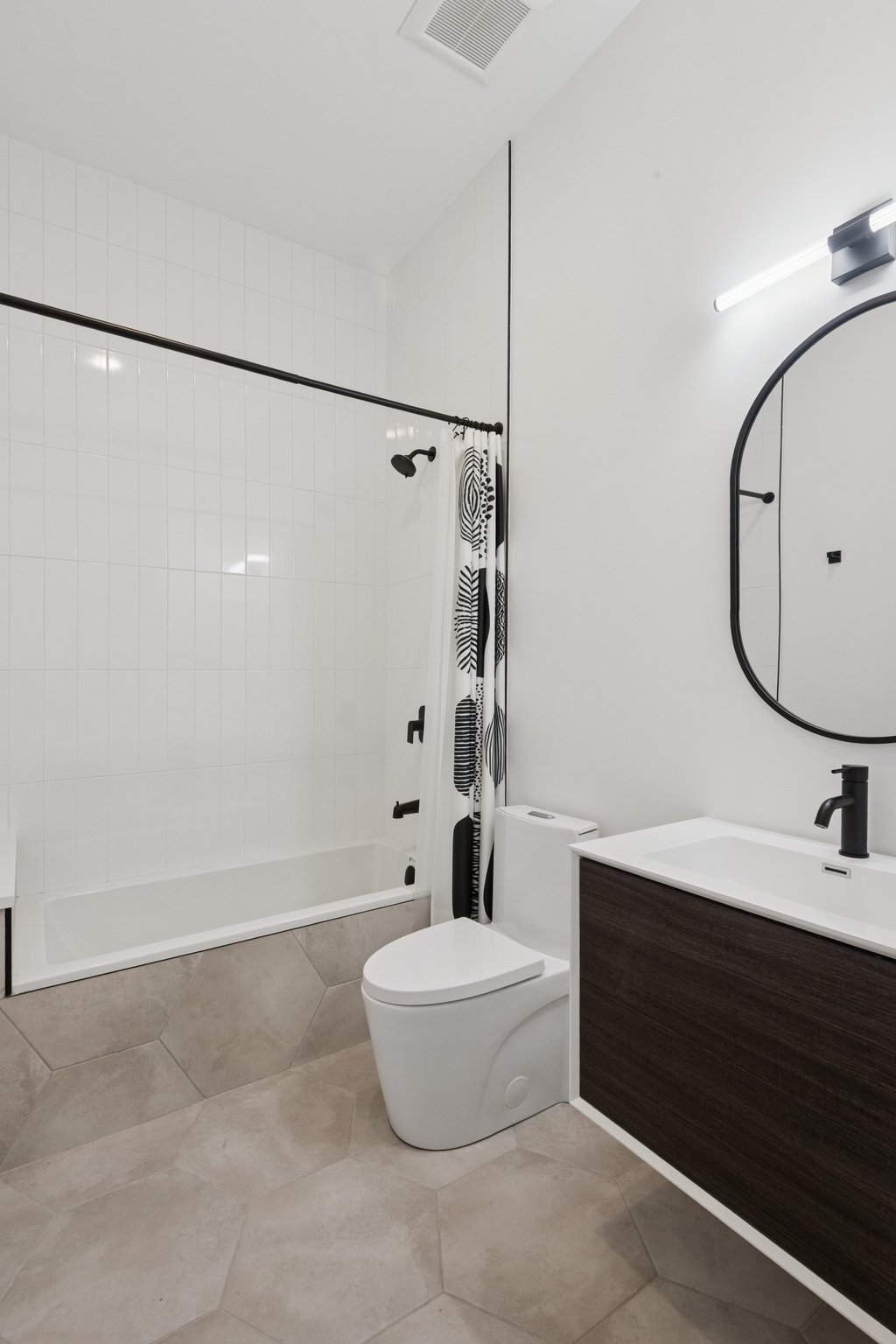 504 N Leavitt St_020.jpg