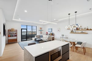 504 N Leavitt St_007.jpg