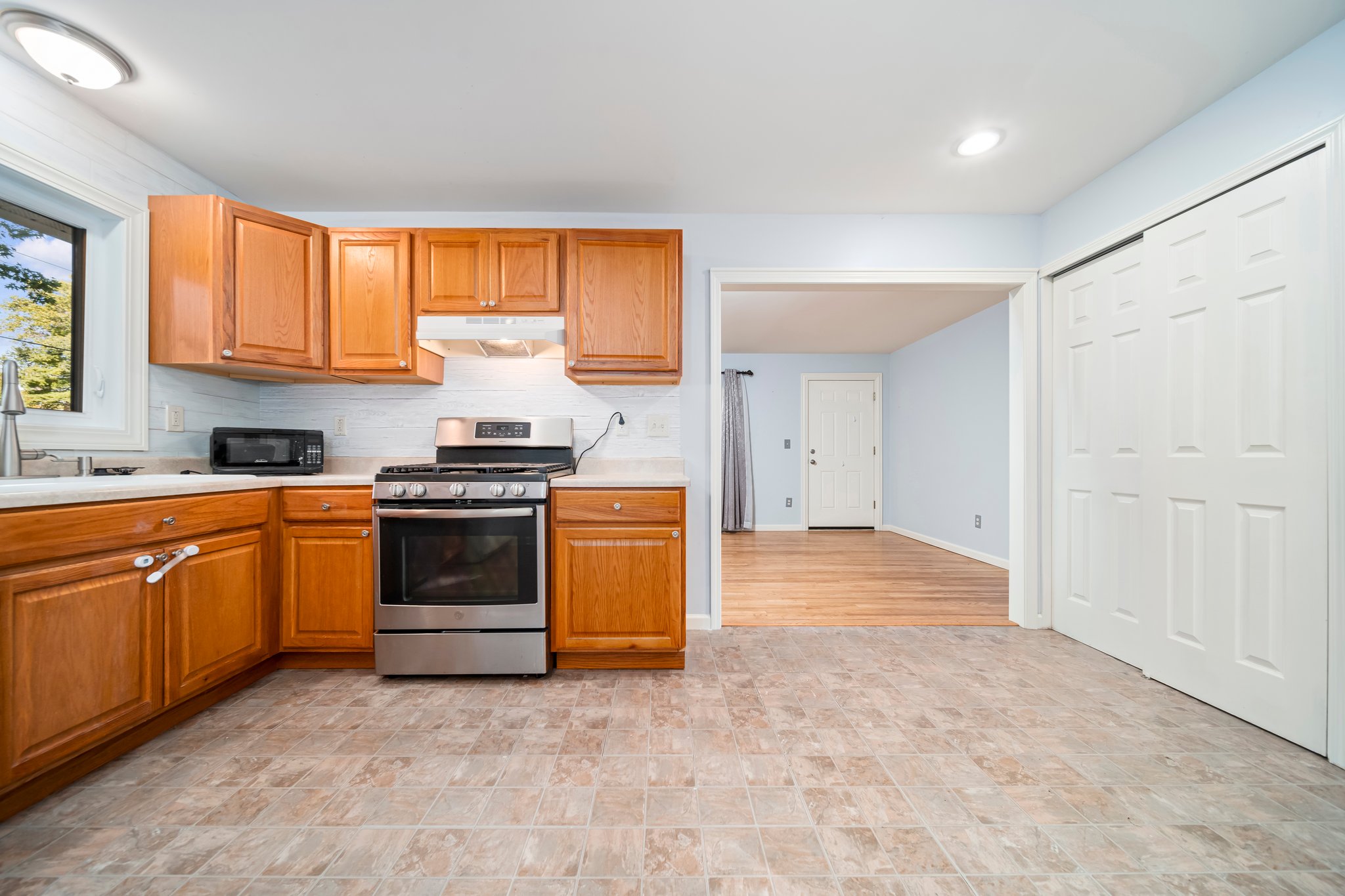 504 Terrace Dr, Traverse City, MI 49686, USA Photo 24