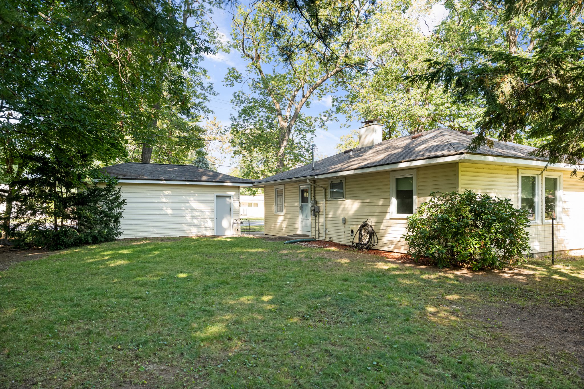 504 Terrace Dr, Traverse City, MI 49686, USA Photo 11