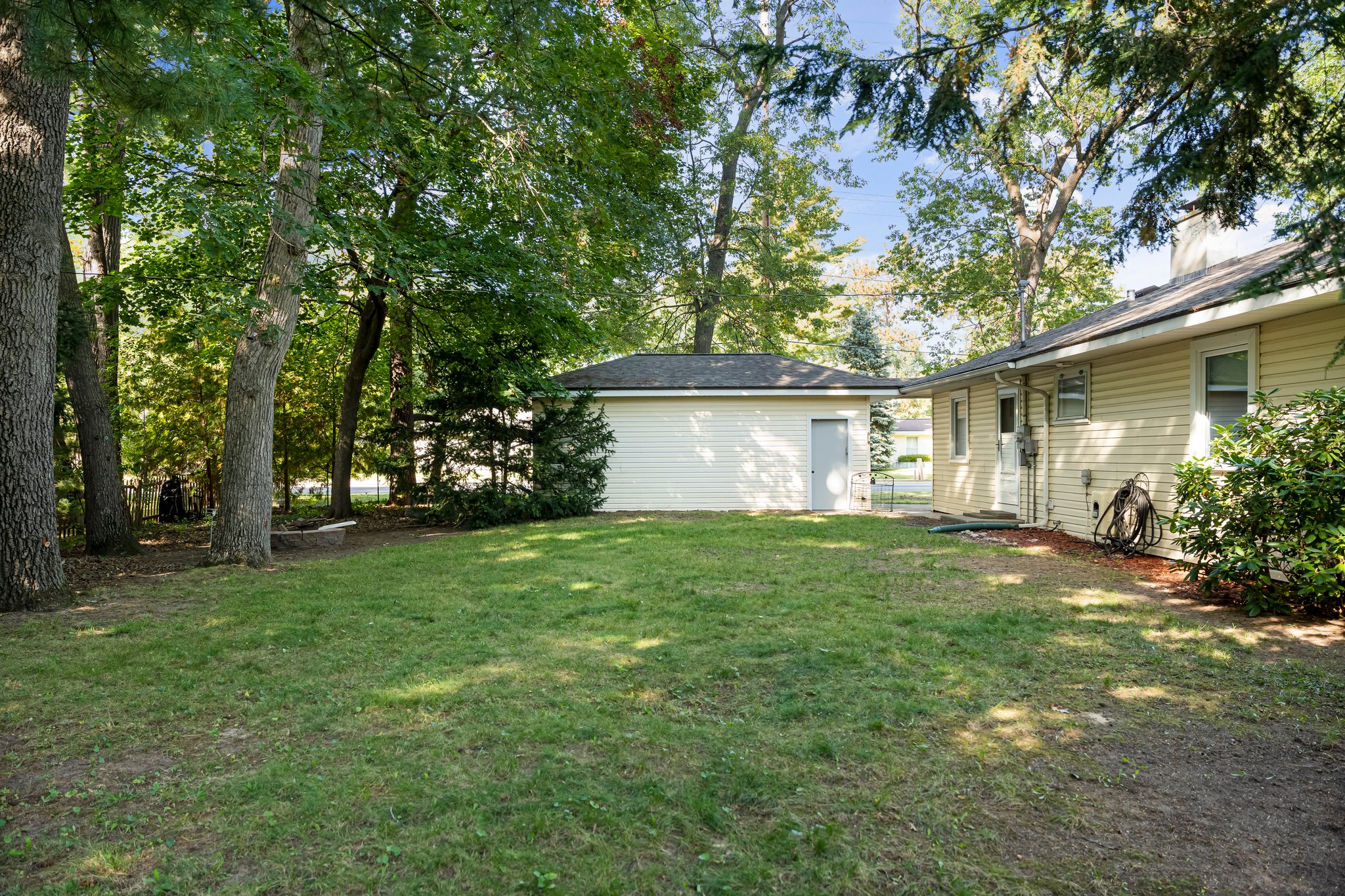 504 Terrace Dr, Traverse City, MI 49686, USA Photo 12