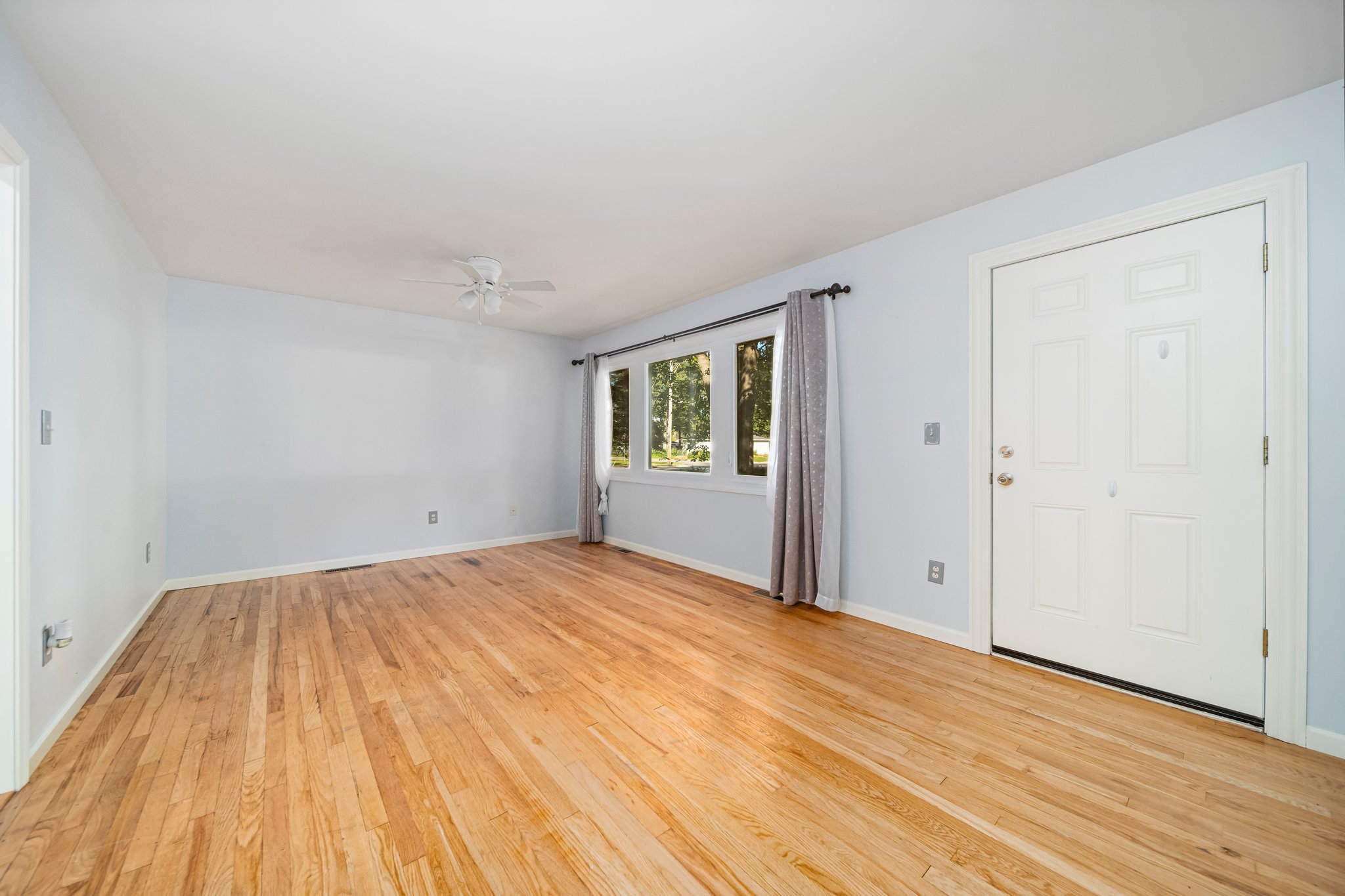 504 Terrace Dr, Traverse City, MI 49686, USA Photo 13
