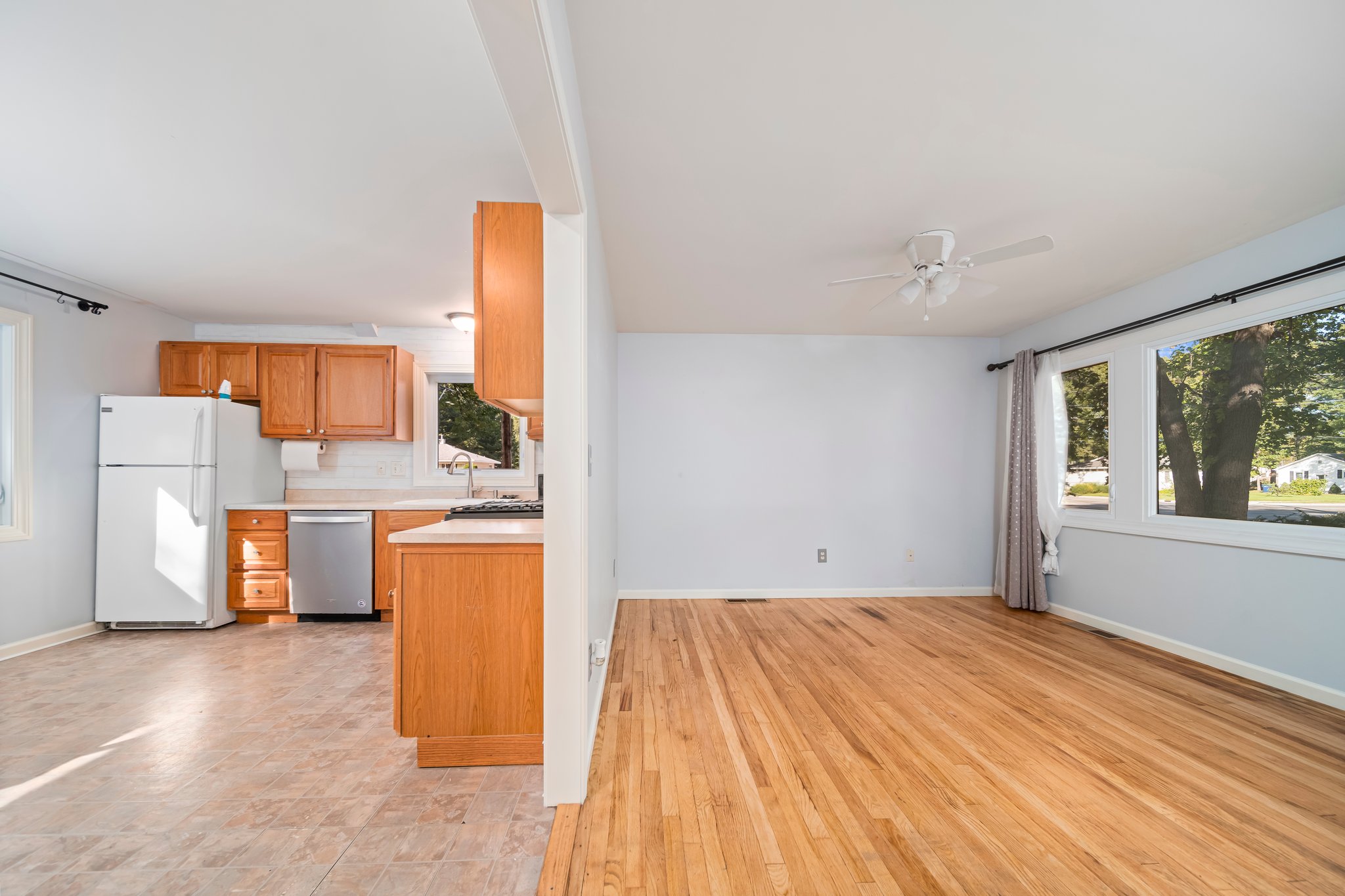 504 Terrace Dr, Traverse City, MI 49686, USA Photo 16
