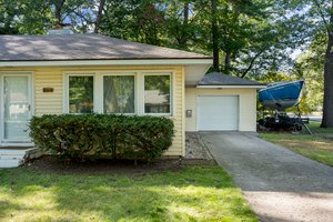 504 Terrace Dr, Traverse City, MI 49686, USA Photo 3