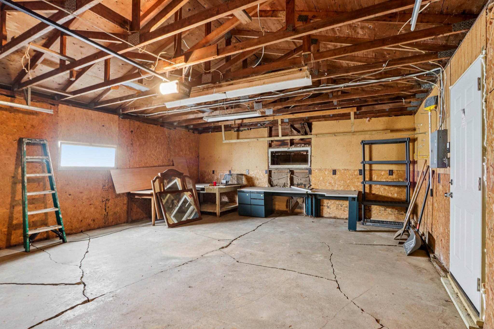 Crestview Rd-S0204-044.jpg