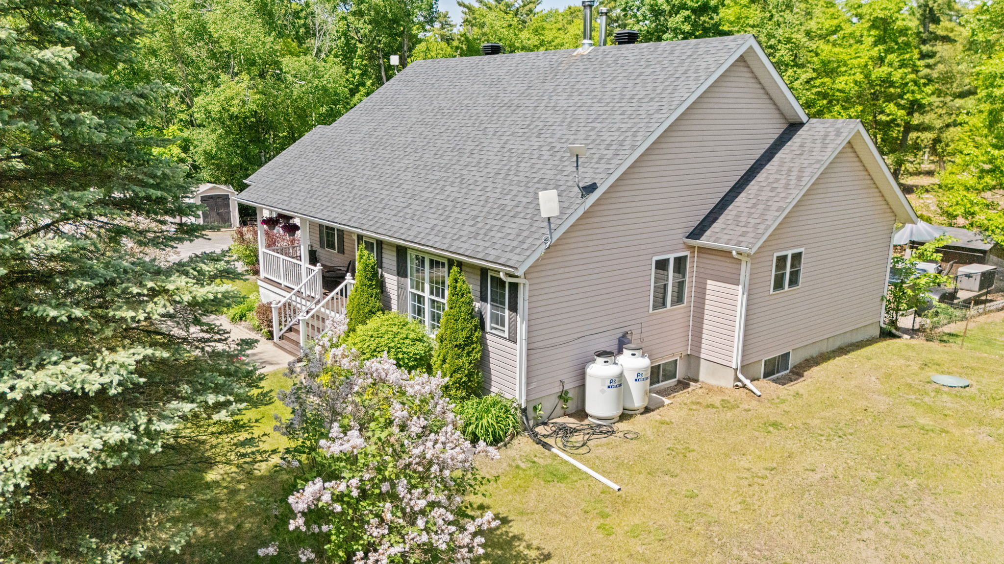  Photo 4