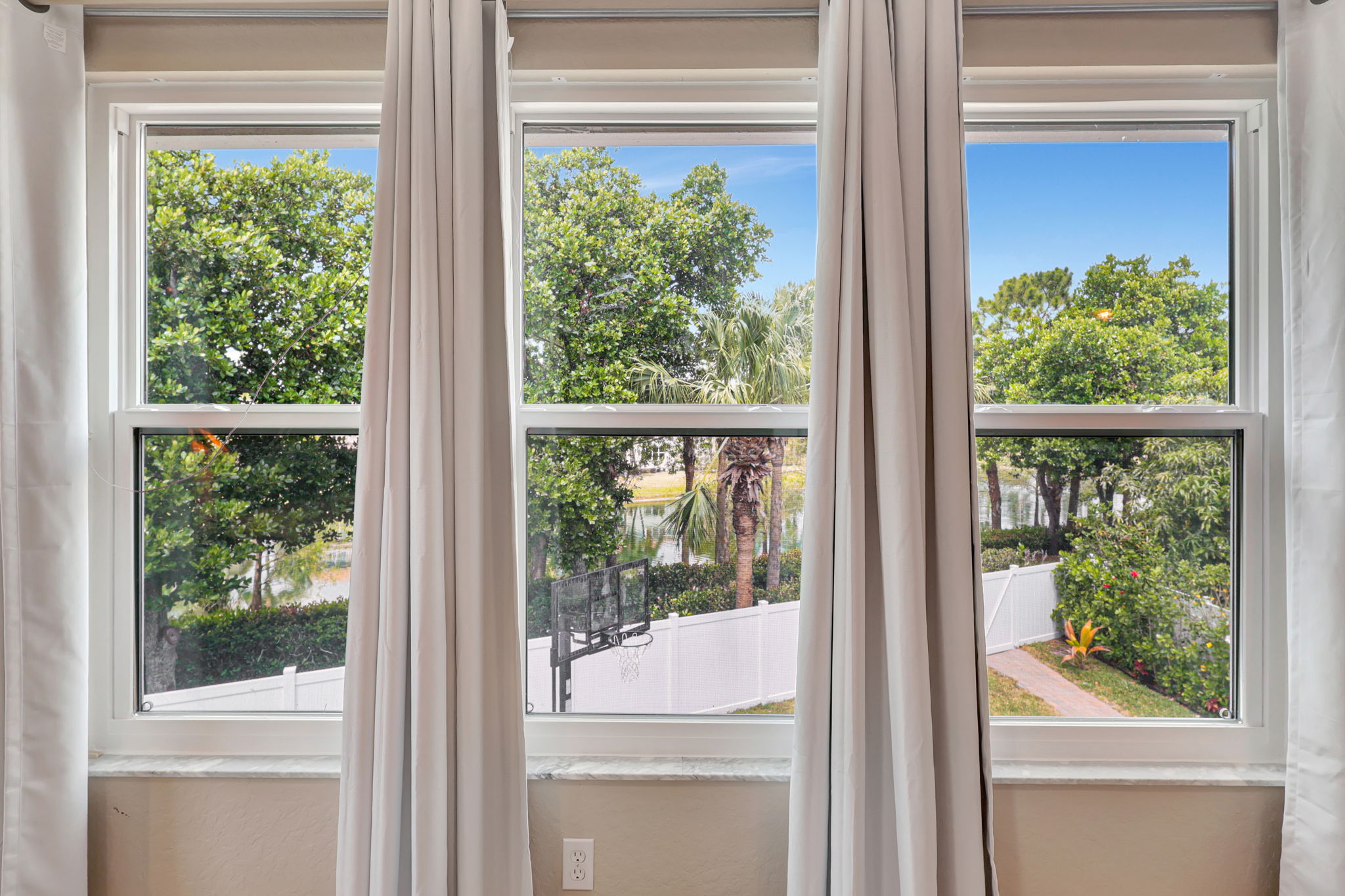  Photo 38