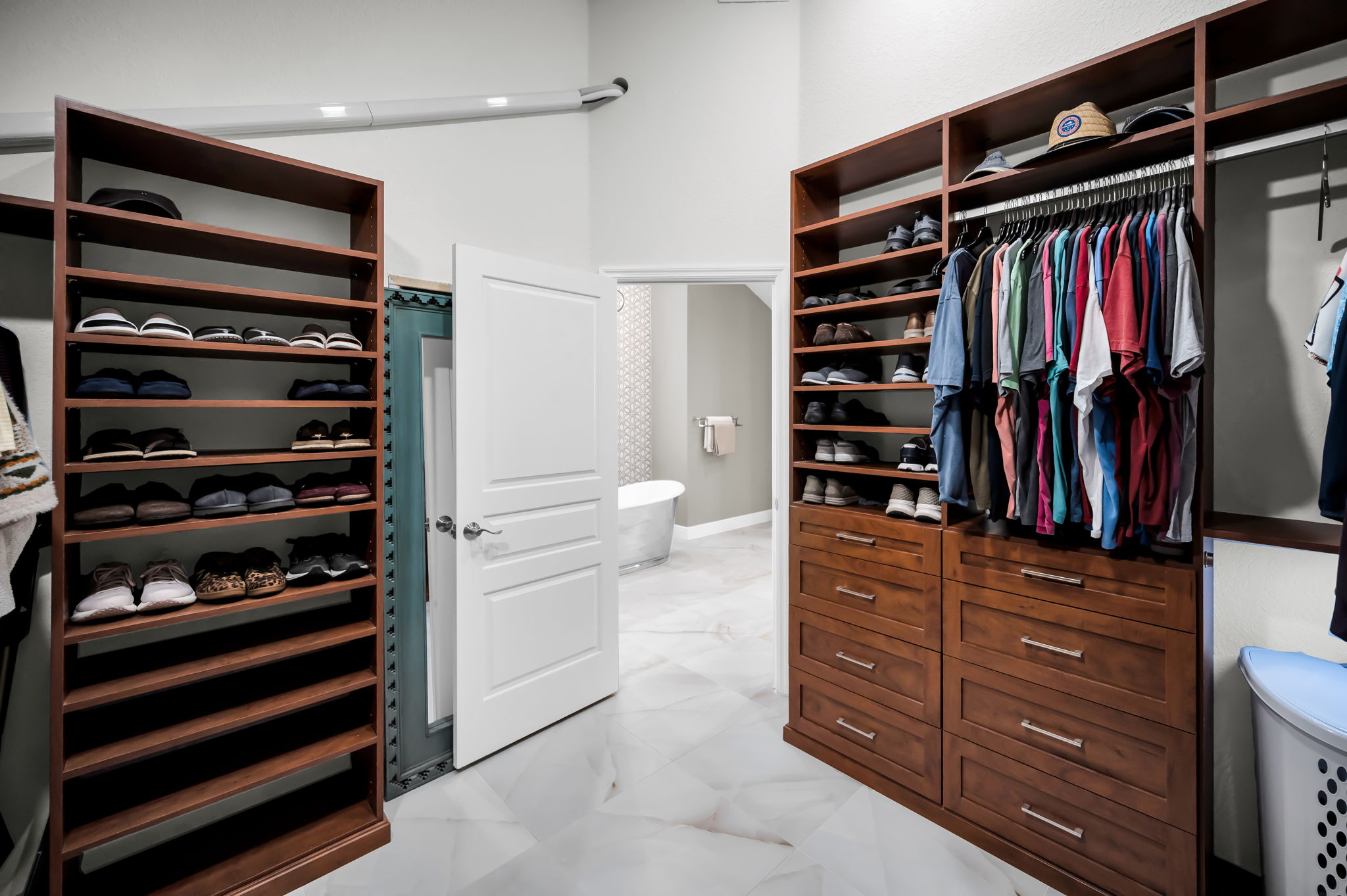 Primary Bedroom Walk-in Closet1b