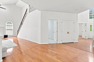  Photo 44