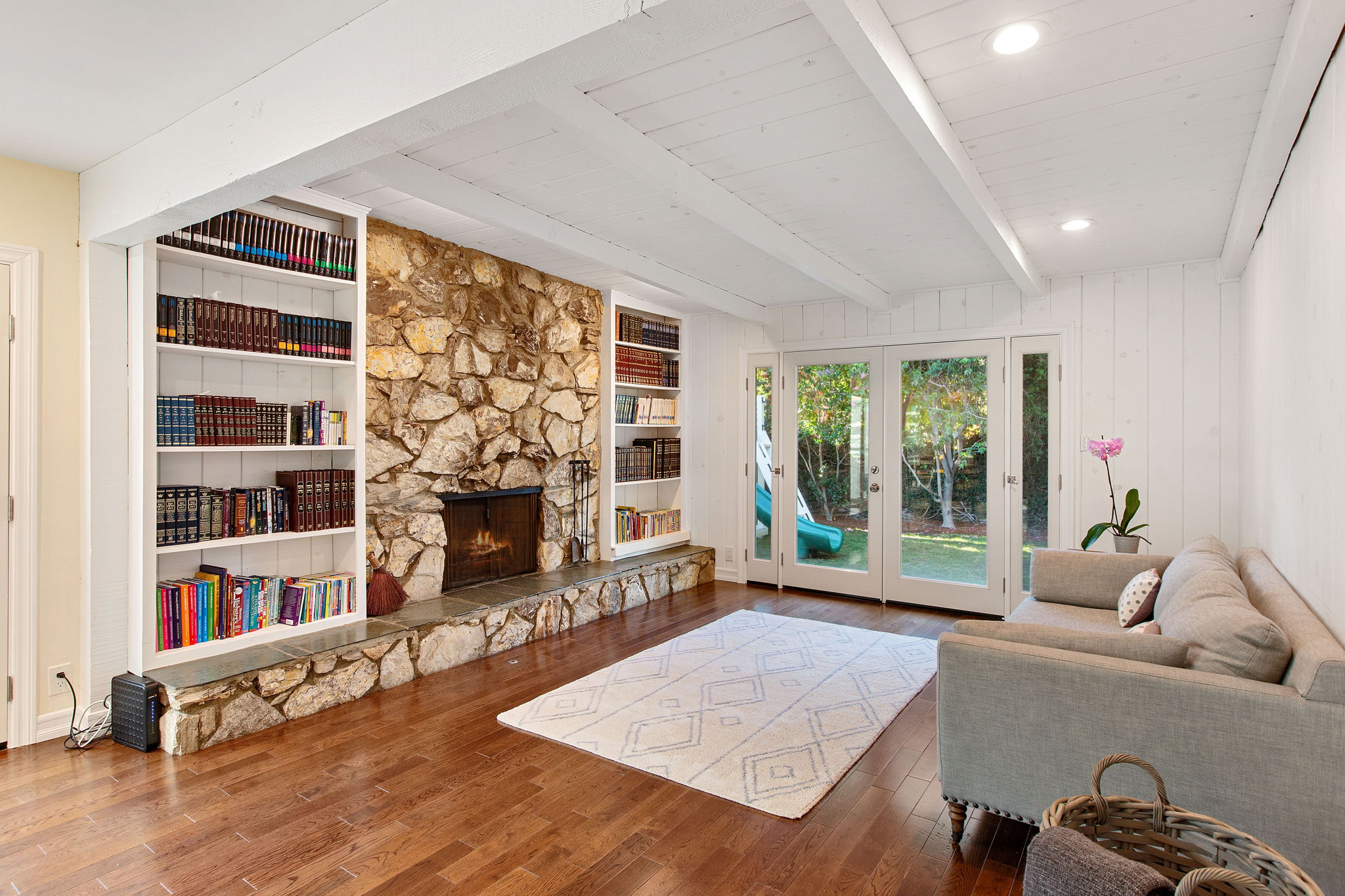  5047 Bellaire Ave, Los Angeles, CA 91607, US Photo 7