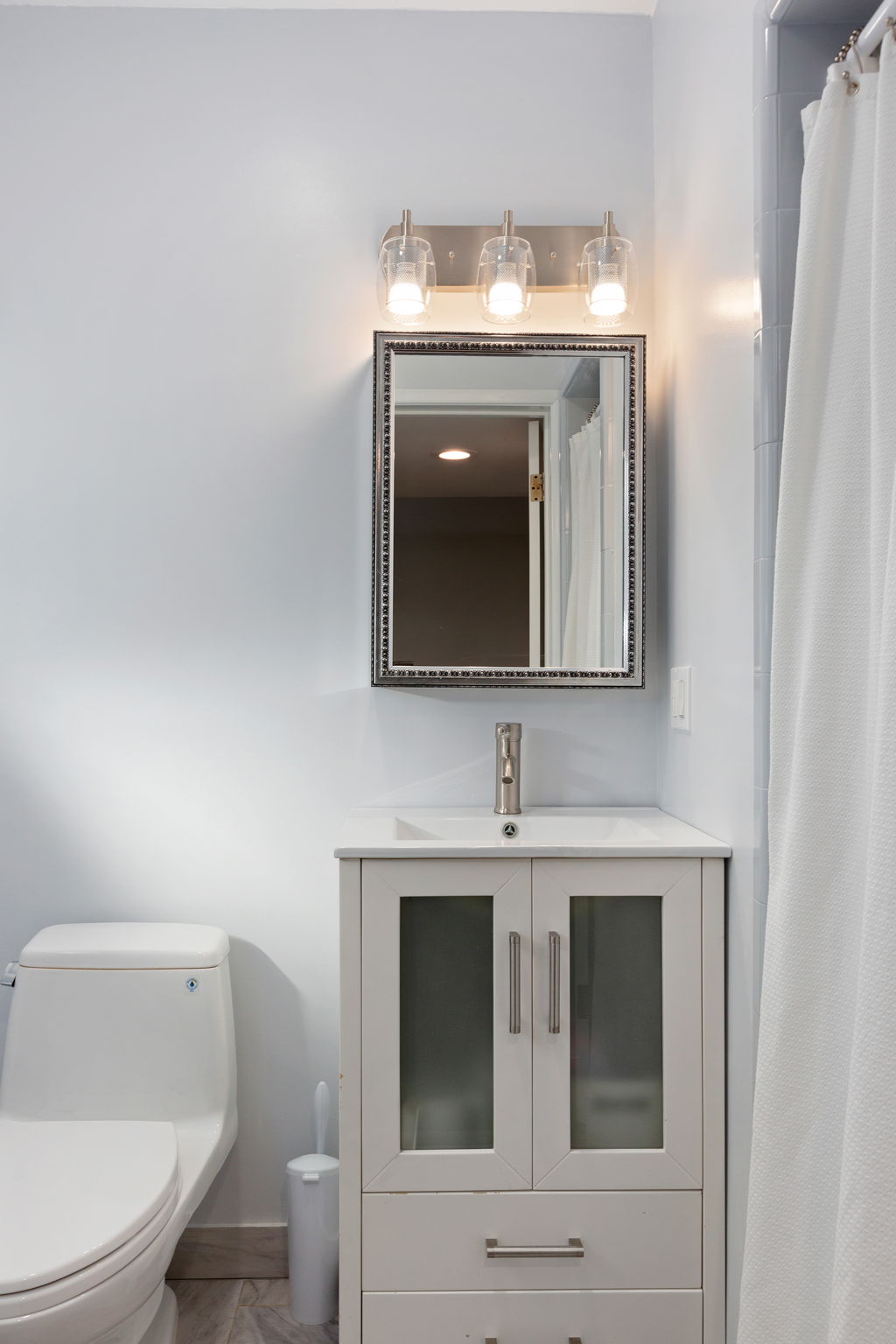  5047 Bellaire Ave, Los Angeles, CA 91607, US Photo 20