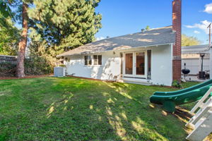  5047 Bellaire Ave, Los Angeles, CA 91607, US Photo 23