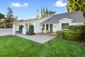  5047 Bellaire Ave, Los Angeles, CA 91607, US Photo 3