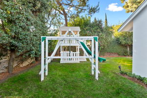  5047 Bellaire Ave, Los Angeles, CA 91607, US Photo 22