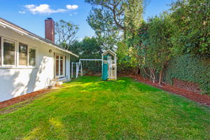  5047 Bellaire Ave, Los Angeles, CA 91607, US Photo 24