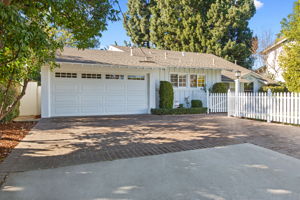  5047 Bellaire Ave, Los Angeles, CA 91607, US Photo 2