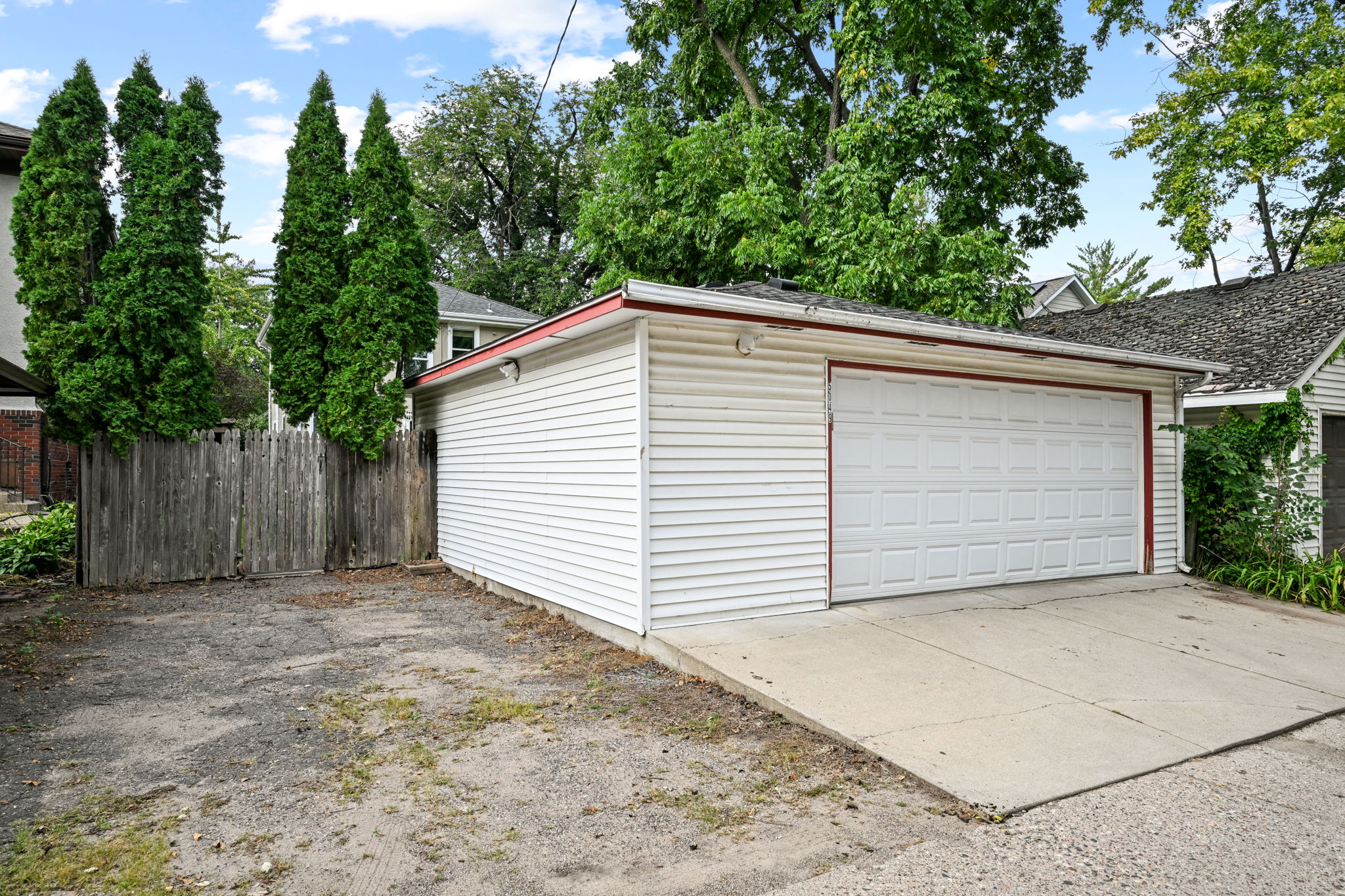 Oversized 2 Car Garage