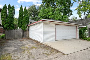 Oversized 2 Car Garage